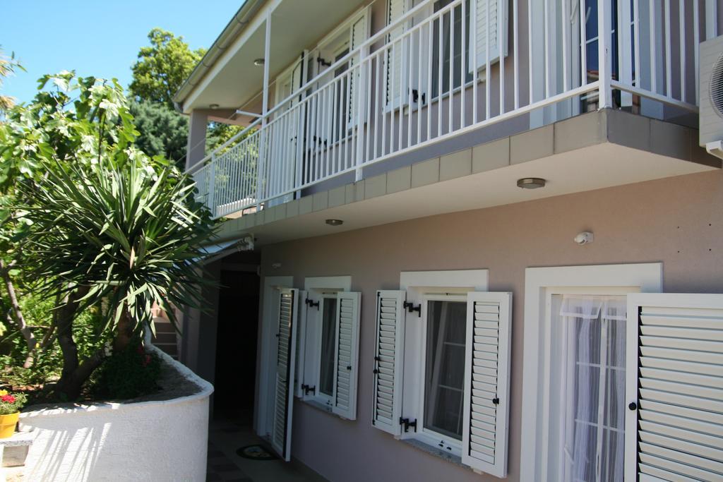 Apartments Soldo Pinezići Eksteriør billede