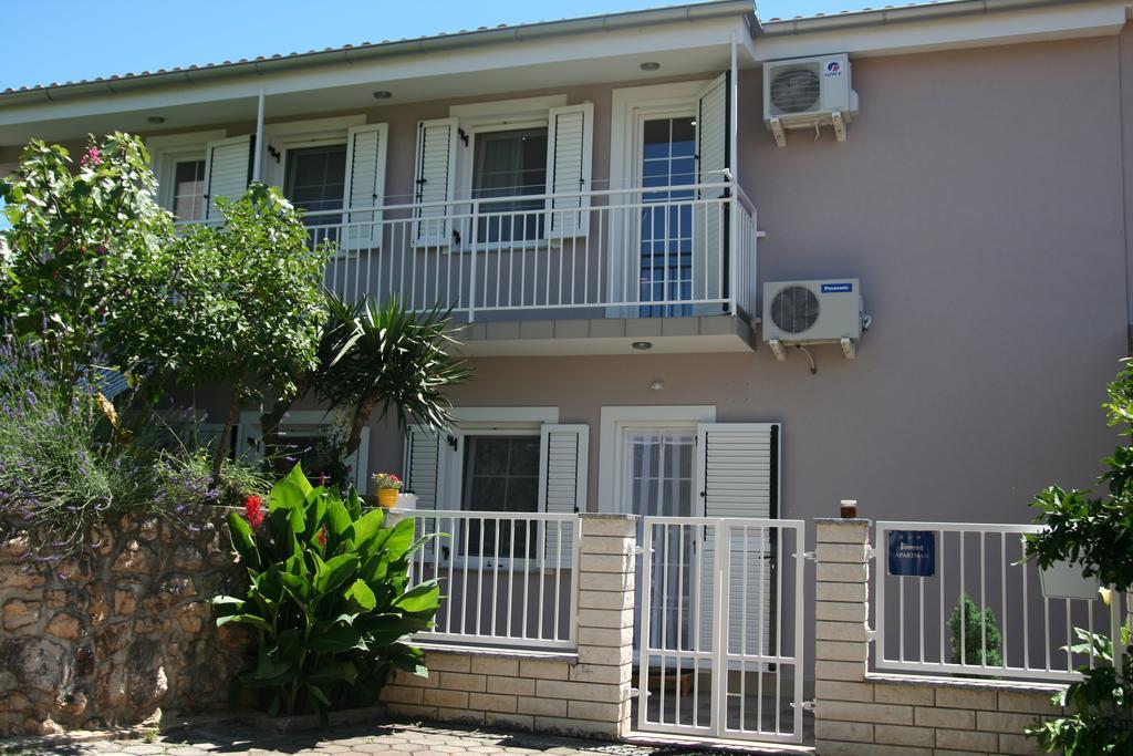 Apartments Soldo Pinezići Eksteriør billede