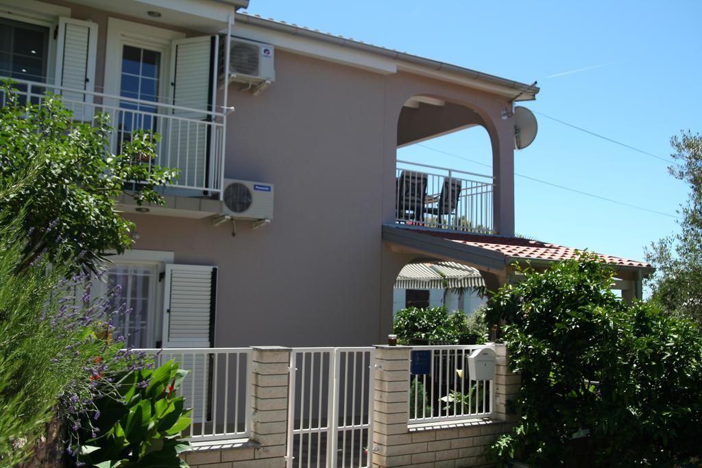 Apartments Soldo Pinezići Eksteriør billede